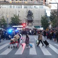 グラン･ビア通りから眺めるイサベル･カトリカ広場 Plaza Isabel la Catolica