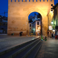 以前のグラナダ城内への入口、エルビラの門（Puerta de Elvira）